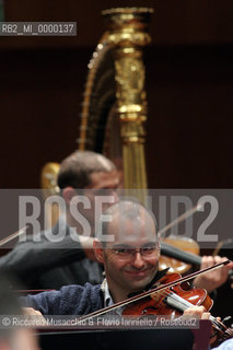 Roma, Auditorium Parco dlla Musica 18 11 2005.Orchestra dellAccademia Nazionale di Santa Cecilia .David Zinman direttore (in prova).Nella foto: musicisti e strumenti.Ph Riccardo Musacchio  ©Riccardo Musacchio & Flavio Ianniello/Rosebud2