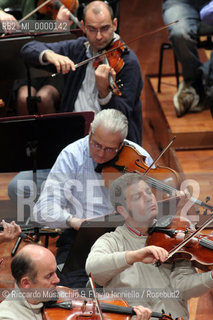 Roma, Auditorium Parco dlla Musica 18 11 2005.Orchestra dellAccademia Nazionale di Santa Cecilia .David Zinman direttore (in prova).Nella foto: musicisti e strumenti.Ph Riccardo Musacchio  ©Riccardo Musacchio & Flavio Ianniello/Rosebud2