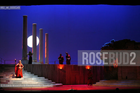 Roma,Opera Theatre 12 01 2007.Salome, from a booklet of Hedwig Lachmann, music by Richard Strauss, conductor Gunter Neuhold, director Giorgio Albertazzi, scene Lorenzo Fonda, costums Elena Mannini, Opera Theatre Orchestra.  ©Riccardo Musacchio & Flavio Ianniello/Rosebud2