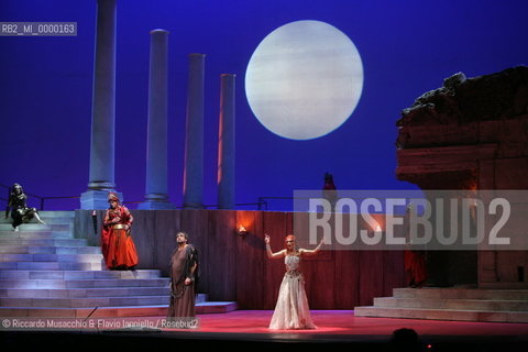 Roma, Teatro dellOpera 14 01 2007.Prova Generale di Salome musikdrama in un atto.dal libretto di Hedwig Lachmann, musica di Richard Strauss, maestro concertatore e direttore Gunter Neuhold, regia di Giorgio Albertazzi, scene di Lorenzo Fonda e costumi di Elena Mannini..  ©Riccardo Musacchio & Flavio Ianniello/Rosebud2