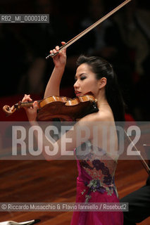 Rome, Auditorium May 23 2006.National Santa Cecilia Orchestra.Conductor: Carlo Tenan.Violin: Sarah Chang .  ©Riccardo Musacchio & Flavio Ianniello/Rosebud2