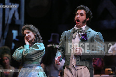 Roma, Teatro dell Opera 20 11 2005.La Sonnambula. Musica di Vincenzo Bellini.Regia Pier Francesco Maestrini.Direttore dêorchestra Bruno Campanella.Scene e costumi Alfredo Troisi.Nella foto: Cinzia Forte (Amina) e Dmitri Korchak (Elvino).Ph Riccardo Musacchio  ©Riccardo Musacchio & Flavio Ianniello/Rosebud2