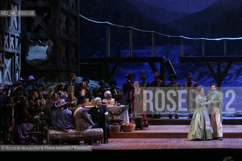 Roma, Teatro dell Opera 20 11 2005.La Sonnambula. Musica di Vincenzo Bellini.Regia Pier Francesco Maestrini.Direttore dêorchestra Bruno Campanella.Scene e costumi Alfredo Troisi.Nella foto: Cinzia Forte (Amina) e Dmitri Korchak (Elvino).Ph Riccardo Musacchio  ©Riccardo Musacchio & Flavio Ianniello/Rosebud2