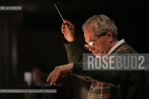 Roma, Teatro dell Opera 20 11 2005.La Sonnambula. Musica di Vincenzo Bellini.Regia Pier Francesco Maestrini.Direttore d orchestra Bruno Campanella.Scene e costumi Alfredo Troisi.Nella foto: Bruno Campanella.Ph Riccardo Musacchio  ©Riccardo Musacchio & Flavio Ianniello/Rosebud2