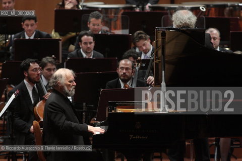 Rome, Auditorium Dec 06 2009.Santa Cecilia Orchestra.Donald Runnicles conductor.Radu Lupu piano..  ©Riccardo Musacchio & Flavio Ianniello/Rosebud2