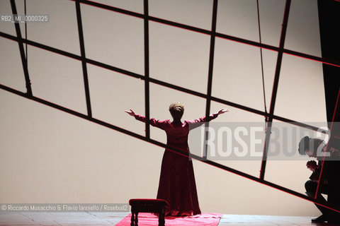 Mar 21 2005 , Opera Theatre of Rome.MARIA STUARDA composed by Gaetano Donizetti.director and costume designer: Francesco Esposito.conductor: Riccardo Frizza.Scene: Italo Grassi.In the picture: Maria Stuarda: Mariella Devia.  ©Riccardo Musacchio & Flavio Ianniello/Rosebud2