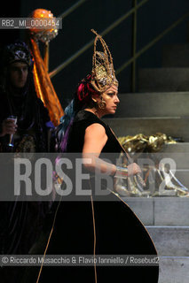 Roma,Opera Theatre 12 01 2007.Salome, from a booklet of Hedwig Lachmann, music by Richard Strauss, conductor Gunter Neuhold, director Giorgio Albertazzi, scene Lorenzo Fonda, costums Elena Mannini, Opera Theatre Orchestra..in the picture: Graciela Araya (Erodiade).  ©Riccardo Musacchio & Flavio Ianniello/Rosebud2