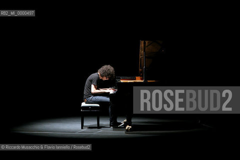 Roma, Auditorium Parco della Musica 07 09 2008.PMJO Giammarco, Damiani - Giovanni Allevi .Una striscia di terra feconda..Giovanni Allevi pianoforte..  ©Riccardo Musacchio & Flavio Ianniello/Rosebud2