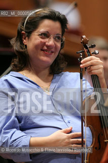 Roma, Auditorium Parco della Musica 19 01 2006.Orchestra dellAccademia Nazionale di Santa Cecilia  .Antonio Pappano direttore .Leif Ove Andsnes pianoforte (in prova).Nella foto: musicisti, strumenti, artistico..  ©Riccardo Musacchio & Flavio Ianniello/Rosebud2