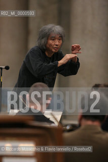 Roma, Basilica di San Paolo fuori le Mura 26 11 2005.IV Festival Internazionale di Musica e Arte Sacra.Wiener Philharmoniker.Wiener Singverein.Direttore Seiji Ozawa in prova.Ph Riccardo Musacchio & Flavio Ianniello  ©Riccardo Musacchio & Flavio Ianniello/Rosebud2