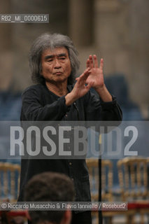 Roma, Basilica di San Paolo fuori le Mura 26 11 2005.IV Festival Internazionale di Musica e Arte Sacra.Wiener Philharmoniker.Wiener Singverein.Direttore Seiji Ozawa in prova.Ph Riccardo Musacchio & Flavio Ianniello  ©Riccardo Musacchio & Flavio Ianniello/Rosebud2