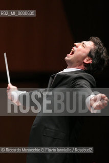 May 27 2006, Rome Auditorium.Concert of the Santa Cecilia Accademy Orchestra Conductor Nicola Luisotti..  ©Riccardo Musacchio & Flavio Ianniello/Rosebud2