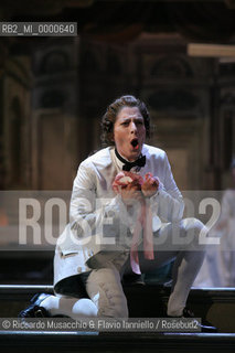 Roma, Teatro dell Opera 18 09 2005  LE NOZZE DI FIGARO  di Wolfgang Amadeus Mozart.ORCHESTRA E CORO DEL TEATRO DELLOPERA.Maestro concertatore e Direttore: Gianluigi Gelmetti.Regia di Gigi Proietti.Scene e costumi di Quirino Conti.Nella foto: Laura Polverelli (Cherubino).Ph Riccardo Musacchio  ©Riccardo Musacchio & Flavio Ianniello/Rosebud2