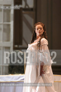 Roma, Teatro dell Opera 18 09 2005  LE NOZZE DI FIGARO  di Wolfgang Amadeus Mozart.ORCHESTRA E CORO DEL TEATRO DELLOPERA.Maestro concertatore e Direttore: Gianluigi Gelmetti.Regia di Gigi Proietti.Scene e costumi di Quirino Conti.Nella foto: Anna Rita Taliento (La Contessa).Ph Riccardo Musacchio  ©Riccardo Musacchio & Flavio Ianniello/Rosebud2