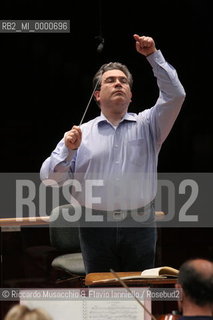 Italy Rome, Auditorium 09 04  2005. Santa Cecilia National Orchestra .conductor Carlo Rizzi during the reharsals.Ph Riccardo Musacchio  ©Riccardo Musacchio & Flavio Ianniello/Rosebud2