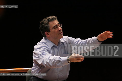 Italy Rome, Auditorium 09 04  2005. Santa Cecilia National Orchestra .conductor Carlo Rizzi during the reharsals.Ph Riccardo Musacchio  ©Riccardo Musacchio & Flavio Ianniello/Rosebud2