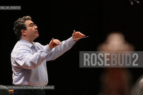 Italy Rome, Auditorium 09 04  2005. Santa Cecilia National Orchestra .conductor Carlo Rizzi during the reharsals.Ph Riccardo Musacchio  ©Riccardo Musacchio & Flavio Ianniello/Rosebud2