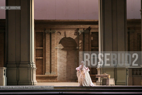 Roma, Teatro dell Opera 18 09 2005  LE NOZZE DI FIGARO  di Wolfgang Amadeus Mozart.ORCHESTRA E CORO DEL TEATRO DELLOPERA.Maestro concertatore e Direttore: Gianluigi Gelmetti.Regia di Gigi Proietti.Scene e costumi di Quirino Conti.Ph Riccardo Musacchio  ©Riccardo Musacchio & Flavio Ianniello/Rosebud2