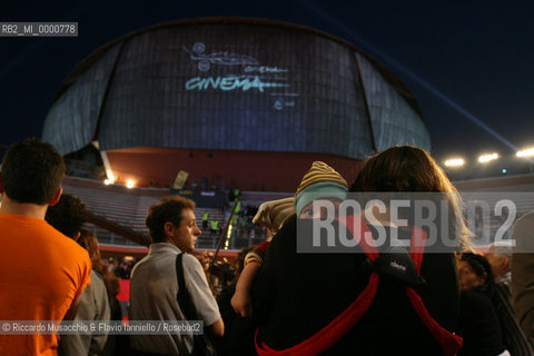 Rome, Auditorium Oct 13 2006.Romefilmfest 2006.In the picture: fans waiting the stars.  ©Riccardo Musacchio & Flavio Ianniello/Rosebud2