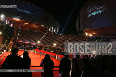 Rome, Auditorium Oct 13 2006.Romefilmfest 2006.In the picture: fans waiting the stars on the red carpet.  ©Riccardo Musacchio & Flavio Ianniello/Rosebud2