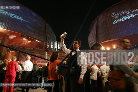 Rome, Auditorium Oct 13 2006.Romefilmfest 2006.In the picture: the cinema village and the icecream man.  ©Riccardo Musacchio & Flavio Ianniello/Rosebud2