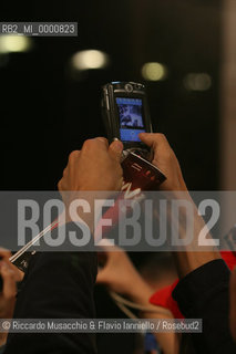 Rome, Auditorium Oct 13 2006.Romefilmfest 2006.In the picture: the fans take picture of Raoul Bova with mobile phone.  ©Riccardo Musacchio & Flavio Ianniello/Rosebud2