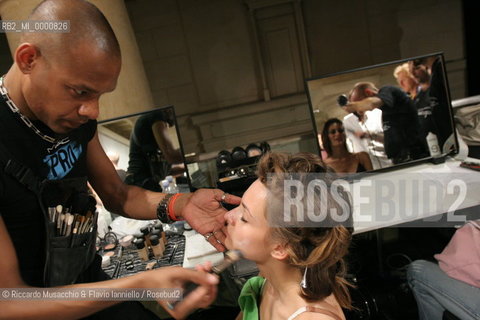 Roma,  13 07 2005.Settimana dell Alta Moda Capitolina.Sfilata di Cavagna D Amico.Nella foto: le modelle al trucco nel backstage.Ph Riccardo Musacchio & Flavio Ianniello  ©Riccardo Musacchio & Flavio Ianniello/Rosebud2