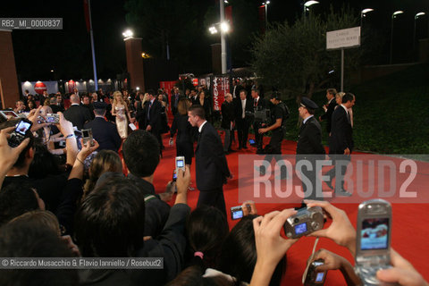 Rome, Auditorium Oct 13 2006.Romefilmfest 2006.In the picture: the fans take picture of Nicole Kidman with mobile phone.  ©Riccardo Musacchio & Flavio Ianniello/Rosebud2