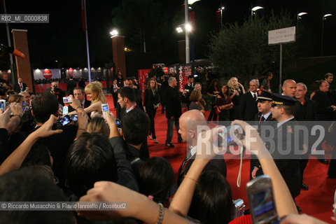 Rome, Auditorium Oct 13 2006.Romefilmfest 2006.In the picture: the fans take picture of Nicole Kidman with mobile phone.  ©Riccardo Musacchio & Flavio Ianniello/Rosebud2