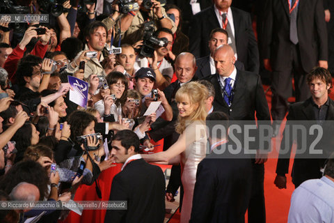 Rome, Auditorium Oct 13 2006.Romefilmfest 2006.In the picture: the fans take picture of Nicole Kidman with mobile phone.  ©Riccardo Musacchio & Flavio Ianniello/Rosebud2