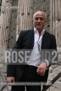 Roma,  13 07 2005.Settimana dell Alta Moda Capitolina.Sfilata di Cavagna D Amico.Nella foto: Stefano Dominella, presidente di Alta Roma, in posa davanti al Tempio di Adriano.Ph Riccardo Musacchio & Flavio Ianniello  ©Riccardo Musacchio & Flavio Ianniello/Rosebud2