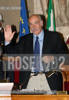 Rome, Campidoglio Oct 14 2006.Romefilmfest 2006.In the picture: Sean Connery receive a riconosciment from  Walter Veltroni Major of Rome.  ©Riccardo Musacchio & Flavio Ianniello/Rosebud2