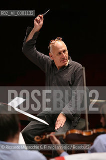 Roma, Auditorium Parco della Musica 01 10 2007.Orchestra dellAccademia di Santa Cecilia.Direttore Michael Nyman..Ph Riccardo Musacchio  ©Riccardo Musacchio & Flavio Ianniello/Rosebud2