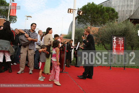 Rome, Auditorium Oct 14 2006.Romefilmfest 2006.In the picture: fans waiting the stars on the red carpet.  ©Riccardo Musacchio & Flavio Ianniello/Rosebud2