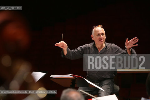 Roma, Auditorium Parco della Musica 01 10 2007.Orchestra dellAccademia di Santa Cecilia.Direttore Michael Nyman..Ph Riccardo Musacchio  ©Riccardo Musacchio & Flavio Ianniello/Rosebud2