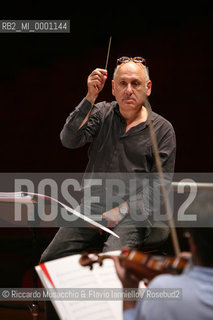 Roma, Auditorium Parco della Musica 01 10 2007.Orchestra dellAccademia di Santa Cecilia.Direttore Michael Nyman..Ph Riccardo Musacchio  ©Riccardo Musacchio & Flavio Ianniello/Rosebud2