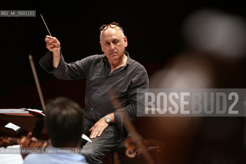 Roma, Auditorium Parco della Musica 01 10 2007.Orchestra dellAccademia di Santa Cecilia.Direttore Michael Nyman..Ph Riccardo Musacchio  ©Riccardo Musacchio & Flavio Ianniello/Rosebud2