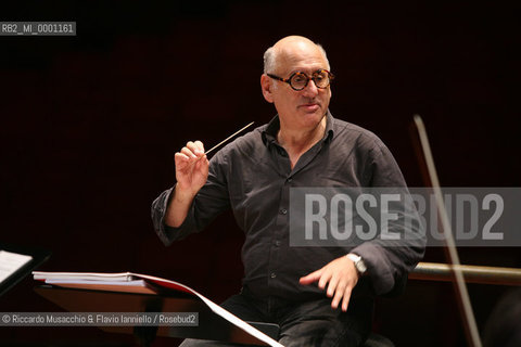 Roma, Auditorium Parco della Musica 01 10 2007.Orchestra dellAccademia di Santa Cecilia.Direttore Michael Nyman..Ph Riccardo Musacchio  ©Riccardo Musacchio & Flavio Ianniello/Rosebud2