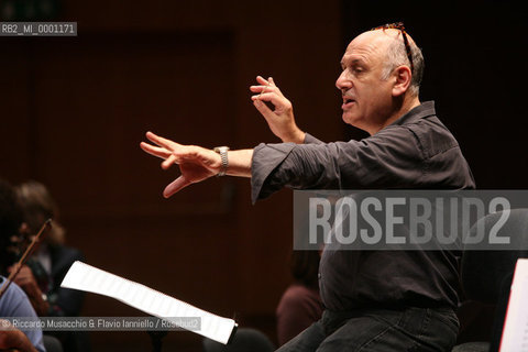 Roma, Auditorium Parco della Musica 01 10 2007.Orchestra dellAccademia di Santa Cecilia.Direttore Michael Nyman..Ph Riccardo Musacchio  ©Riccardo Musacchio & Flavio Ianniello/Rosebud2