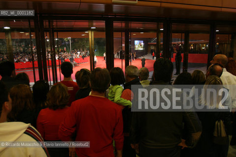 Rome, Auditorium Oct 15 2006.Romefilmfest 2006.In the picture: fans waiting the stars.  ©Riccardo Musacchio & Flavio Ianniello/Rosebud2