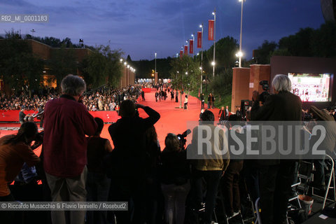 Rome, Auditorium Oct 15 2006.Romefilmfest 2006.In the picture: fans waiting the stars.  ©Riccardo Musacchio & Flavio Ianniello/Rosebud2