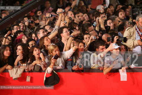 Rome, Auditorium Oct 15 2006.Romefilmfest 2006.In the picture: fans waiting the stars.  ©Riccardo Musacchio & Flavio Ianniello/Rosebud2