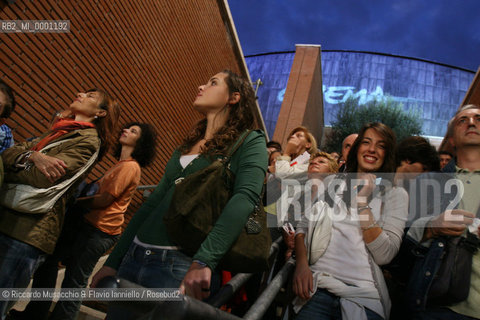 Rome, Auditorium Oct 15 2006.Romefilmfest 2006.In the picture: fans waiting the stars.  ©Riccardo Musacchio & Flavio Ianniello/Rosebud2