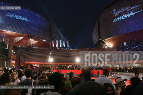 Rome, Auditorium Oct 15 2006.Romefilmfest 2006.In the picture: fans waiting the stars on the red carpet.  ©Riccardo Musacchio & Flavio Ianniello/Rosebud2