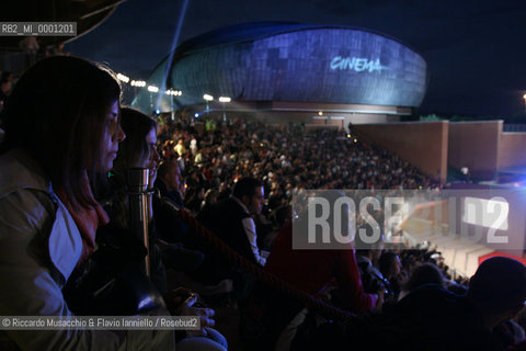 Rome, Auditorium Oct 15 2006.Romefilmfest 2006.In the picture: fans waiting the stars.  ©Riccardo Musacchio & Flavio Ianniello/Rosebud2