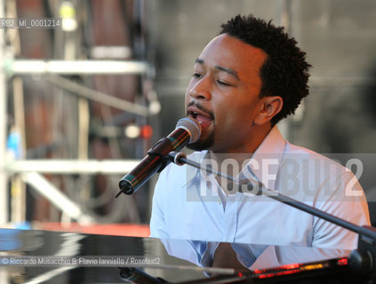 Milano, Piazza del Duomo 29 / 05 / 2005.Cornetto Free Music Festival.nella foto: John Legend.Ph Riccardo Musacchio & Flavio Ianniello  ©Riccardo Musacchio & Flavio Ianniello/Rosebud2