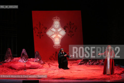 Mar 21 2005 , Opera Theatre of Rome.MARIA STUARDA composed by Gaetano Donizetti.director and costume designer: Francesco Esposito.conductor: Riccardo Frizza.Scene: Italo Grassi.In the picture: Elisabetta: Marianna Pentcheva, Cecil: Dario Solari.  ©Riccardo Musacchio & Flavio Ianniello/Rosebud2