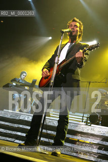 21 Mar 2006 Rome, Palalottomatica.the Italian Pop Singer Nek in concert.  ©Riccardo Musacchio & Flavio Ianniello/Rosebud2