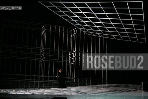 Mar 21 2005 , Opera Theatre of Rome.MARIA STUARDA composed by Gaetano Donizetti.director and costume designer: Francesco Esposito.conductor: Riccardo Frizza.Scene: Italo Grassi.  ©Riccardo Musacchio & Flavio Ianniello/Rosebud2