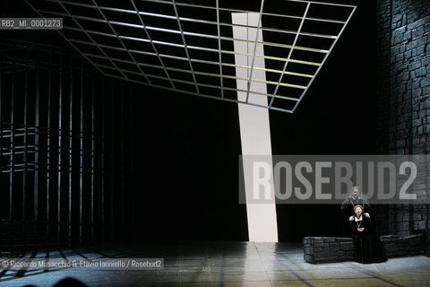 Mar 21 2005 , Opera Theatre of Rome.MARIA STUARDA composed by Gaetano Donizetti.director and costume designer: Francesco Esposito.conductor: Riccardo Frizza.Scene: Italo Grassi.In the picture: Maria Stuarda: Mariella Devia, Cecil: Dario Solari.  ©Riccardo Musacchio & Flavio Ianniello/Rosebud2